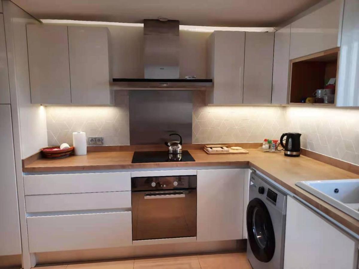 Apartment Appt 70m2, 3p, Toit-terrasse, Vue Mer, Proche Vallauris